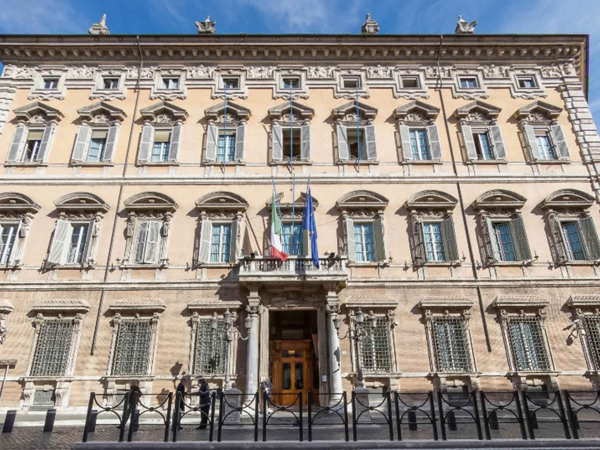 Ministro Foti: Bene approvazione Legge delegazione, atto di responsabilità politica