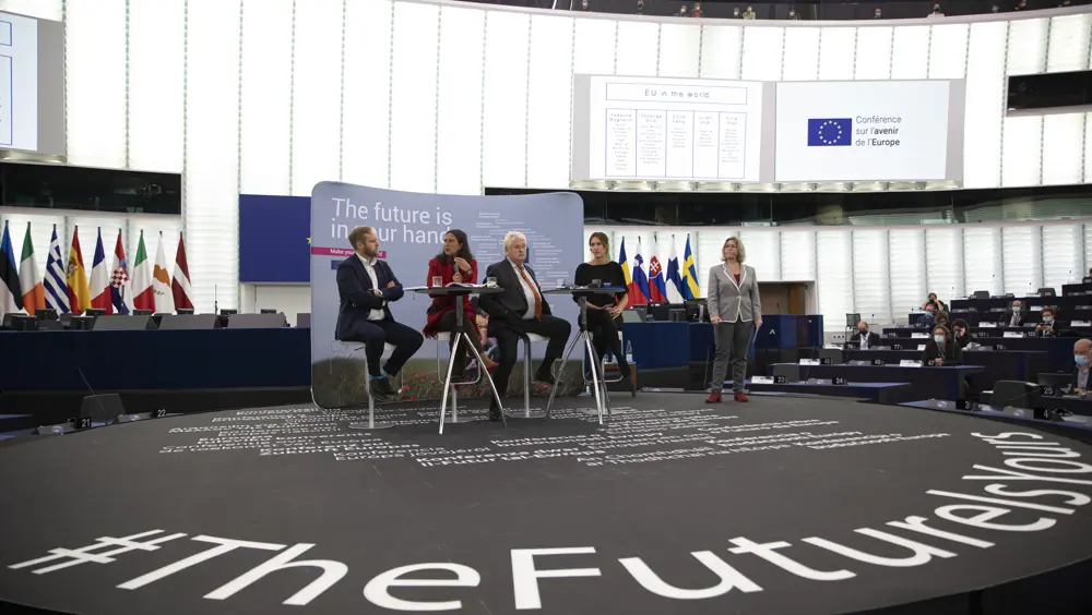 Futuro dell'Europa: la plenaria della Conferenza discute le raccomandazioni dei cittadini Futuro dell'Europa: la plenaria della Conferenza discute le raccomandazioni dei cittadini