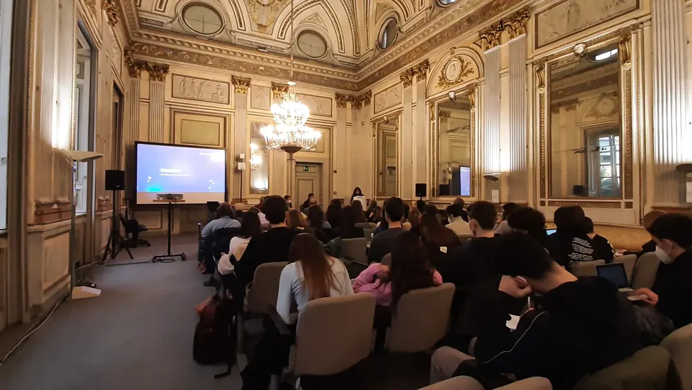 Il futuro dell'Europa visto dagli studenti di Milano nella seconda tappa di "Incontriamoci a..." Il futuro dell'Europa visto dagli studenti di Milano nella seconda tappa di "Incontriamoci a..."