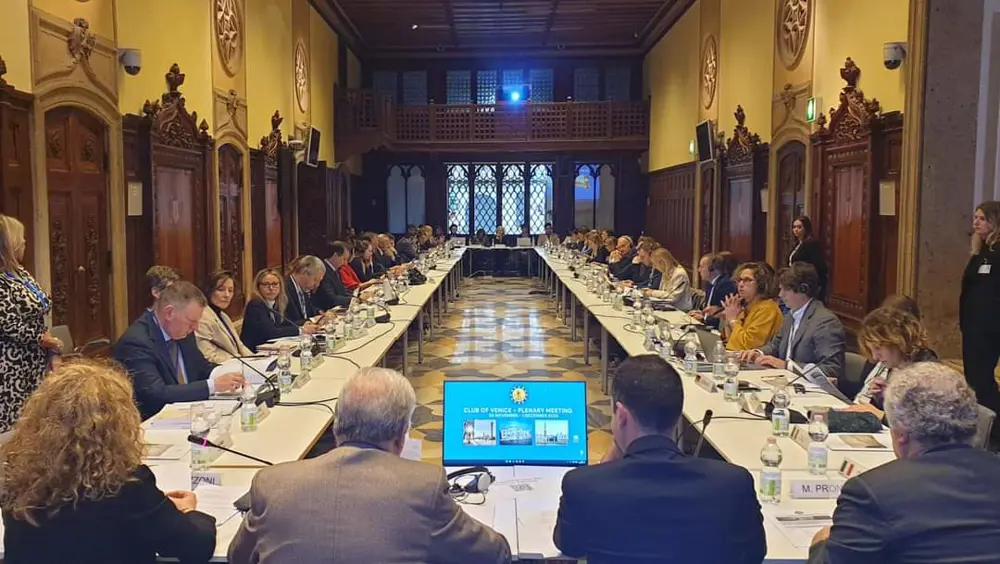 Conferenza del Club di Venezia a Palazzo Franchetti dedicata al futuro della comunicazione pubblica in Europa Conferenza del Club di Venezia a Palazzo Franchetti dedicata al futuro della comunicazione pubblica in Europa