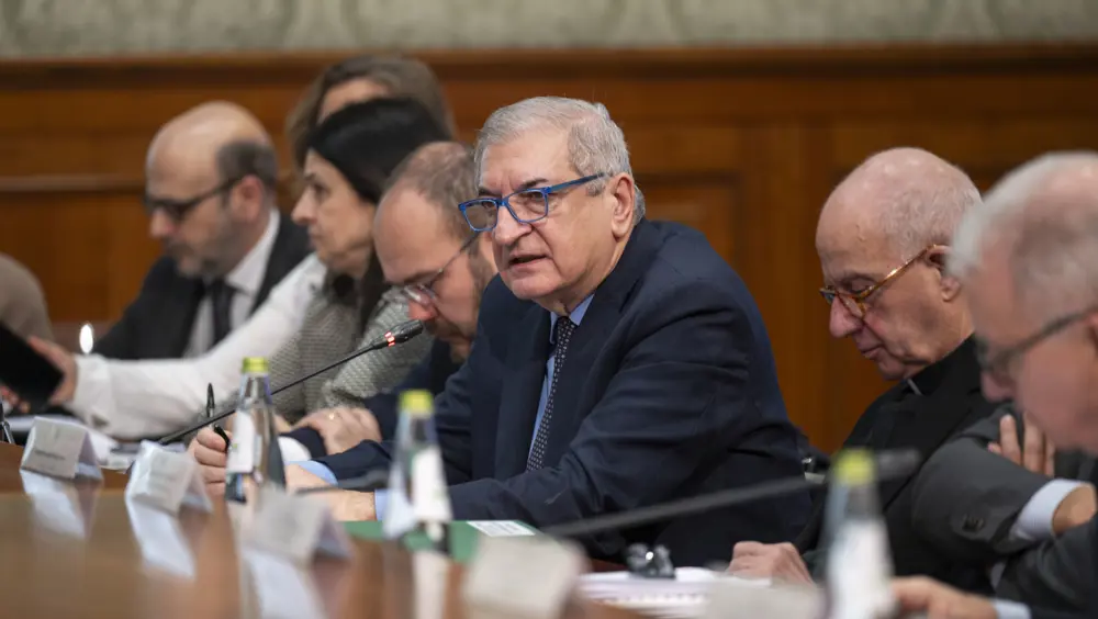 Ministro Foti: "I dazi Usa pesano, l'UE rimborsi le imprese. Per frenare la corsa dell'euro intervenga la BCE" Ministro Foti: "I dazi Usa pesano, l'UE rimborsi le imprese. Per frenare la corsa dell'euro intervenga la BCE"