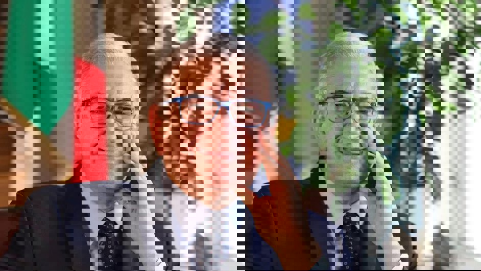 Ministro Foti: "La pace non può essere la resa dell'Ucraina. Il piano Trump recepisce i punti di Meloni"