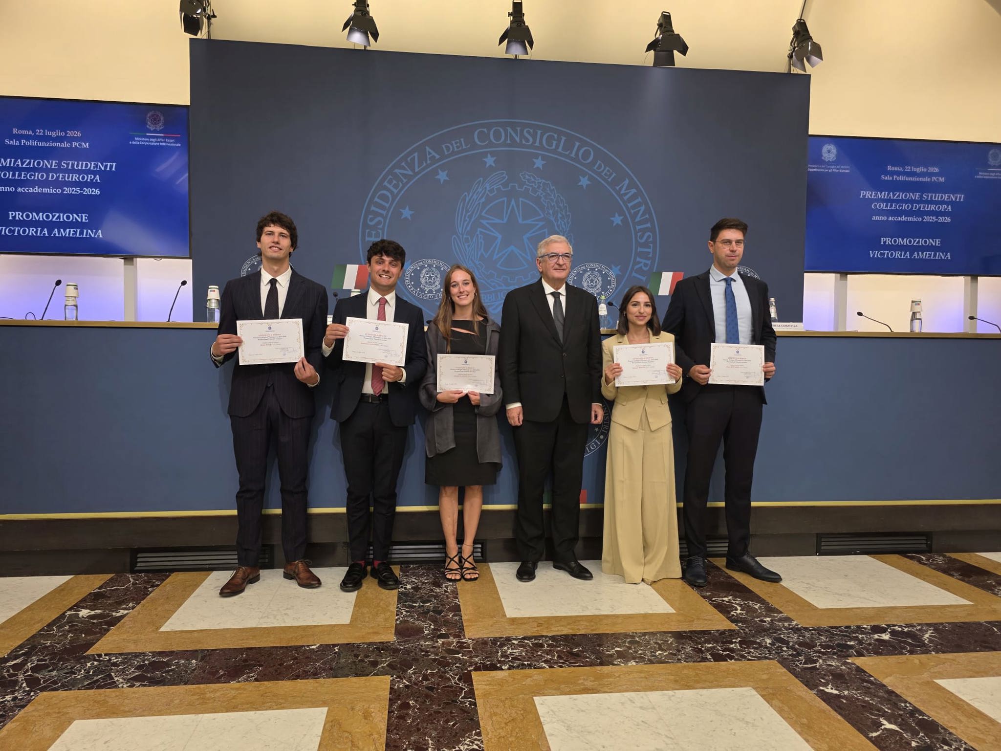 Collegio d'Europa, Ministro Foti premia i cinque migliori studenti italiani dell'anno accademico 2025-2026